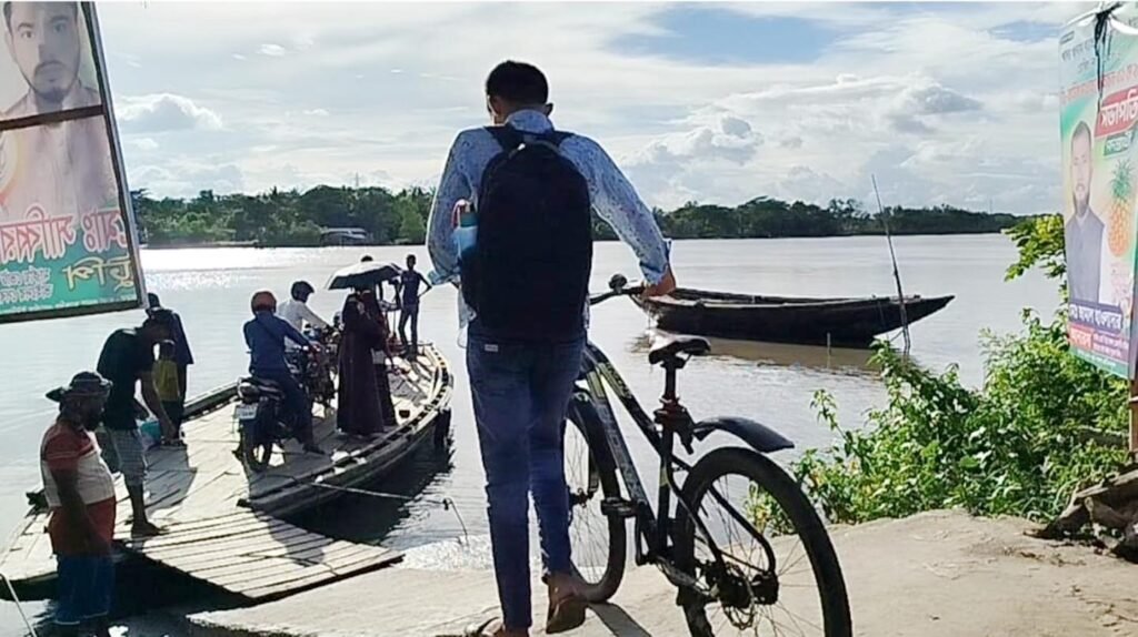 তেরখাদার মোকামপুর খেয়াঘাটে খাস আদায়ের টাকা হরিলুট! 9 11