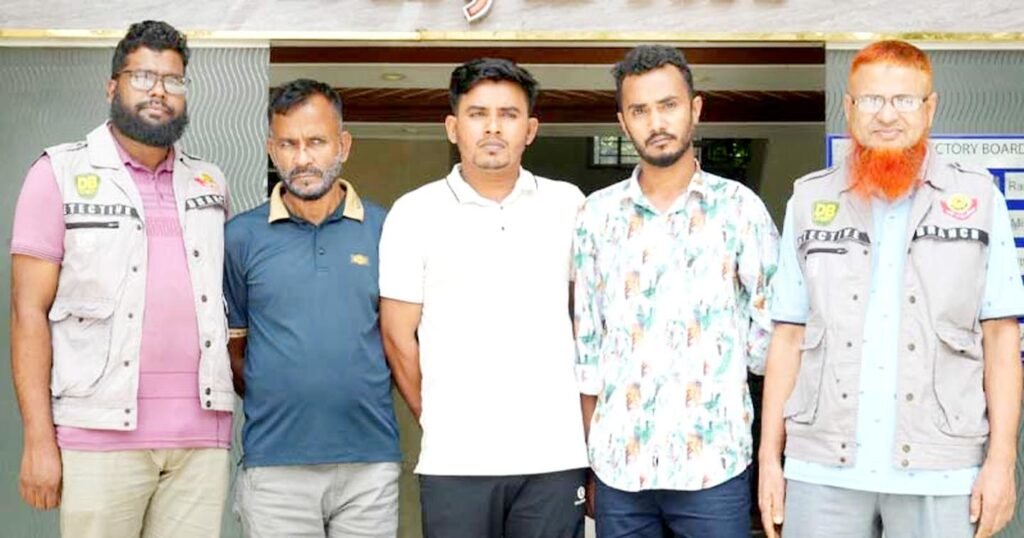 রাজধানীতে লাখ টাকার জাল নোটসহ গ্রেপ্তার ৩ 6 14
