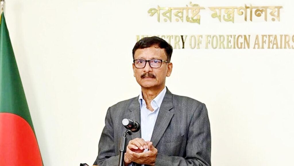 বিভিন্ন দেশের ভিসা বন্ধ হওয়ার জন্য দেশের মানুষ ও ব্যবসায়ীরাই দায়ী : পররাষ্ট্র উপদেষ্টা 1 19