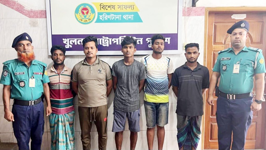 খুলনায় ইজিবাইক চালককে হত্যা: ২৪ ঘণ্টার মধ্যে পাঁচ আসামি গ্রেফতার 4 19 5