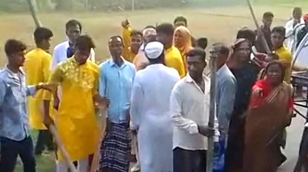 বিয়ে বাড়িতে মাংস কম দেওয়ায় দুইপক্ষের সংঘর্ষ, বরসহ আহত ১৫ 4 2 4