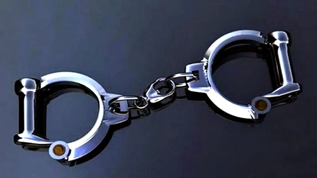 হবিগঞ্জে ২০ কেজি গাঁজাসহ গৃহবধূ আটক 8 3 21