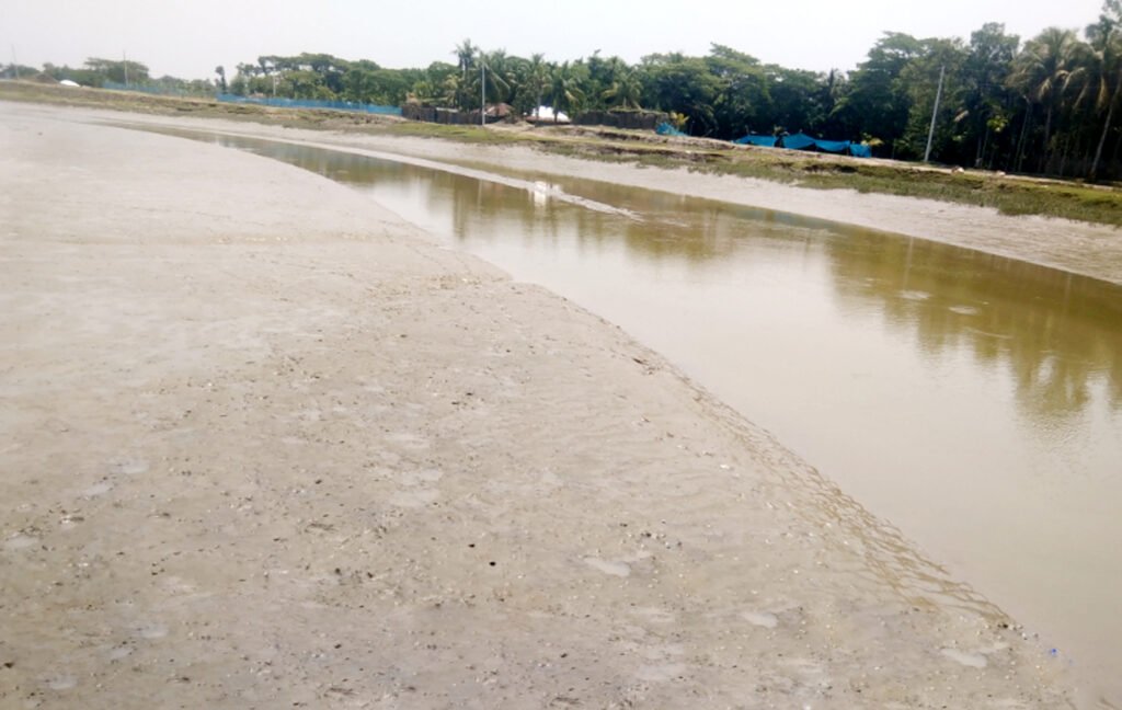 রামপালে ৫ নদী ও ৮৩ খাল আবারও নাব্যতা সংকটে 9 6 7