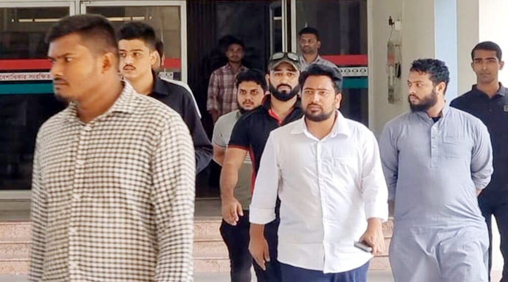 এনসিপি নেতারা খুলনা ত্যাগ করেছে ফরিদপুরের উদ্দেশ্যে : পদযাত্রা ও পথসভা আজ 8 1 15
