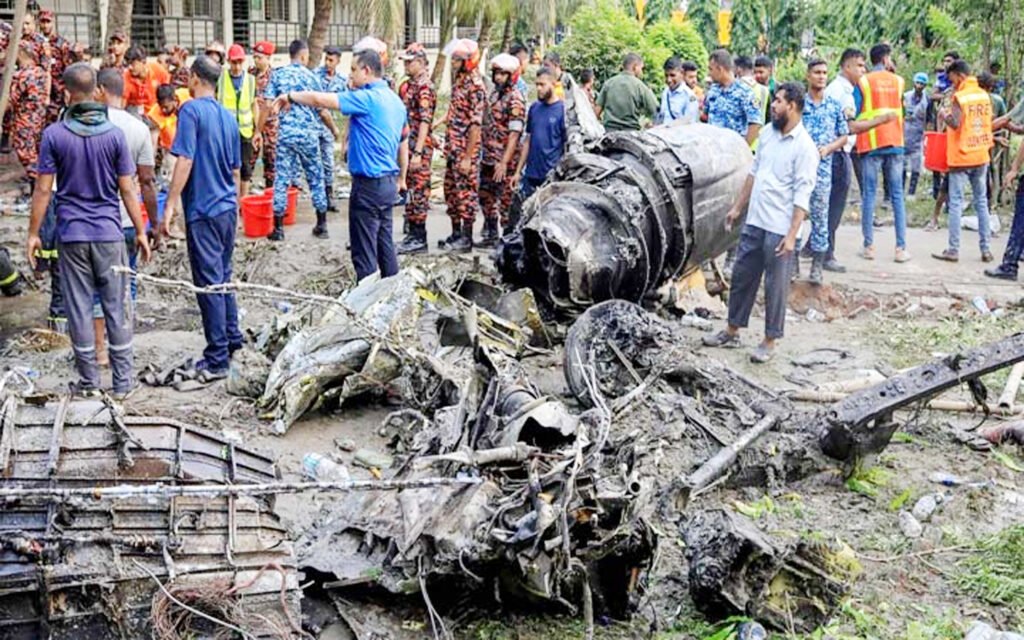 উত্তরায় বিমান বিধ্বস্তে নিহত বেড়ে ৩১, আহত ১৬৫ 4 10 16