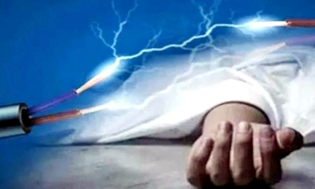 যশোরে বিদ্যুৎস্পৃষ্ট হয়ে যুবকের মৃত্যু 7 12 10