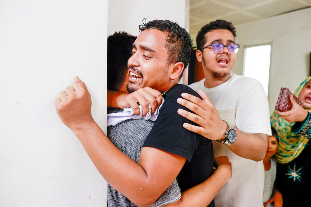 মাইলস্টোনে বিমান বিধ্বস্ত: সন্তানের এই পরিণতি মানতে পারছেন না স্বজনরা 2 2 19