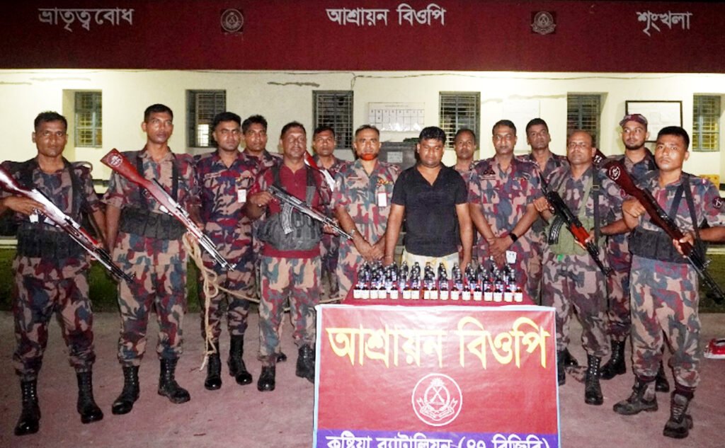 দৌলতপুর সীমান্ত দিয়ে প্রতিদিন দেশে পাচার হয় লক্ষ কোটি টাকার মাদক : মূলহোতারা থাকে ধরা ছোঁয়ার বাইরে 4 4 18
