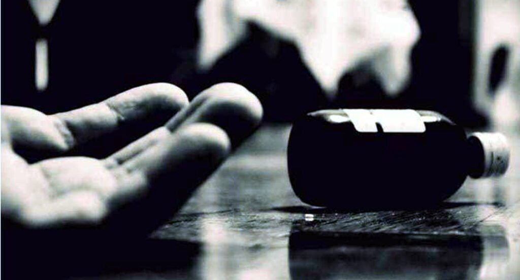 ঝিনাইদহে বিষপানে গ্রাম পুলিশের আত্মহত্যা 3 6 11