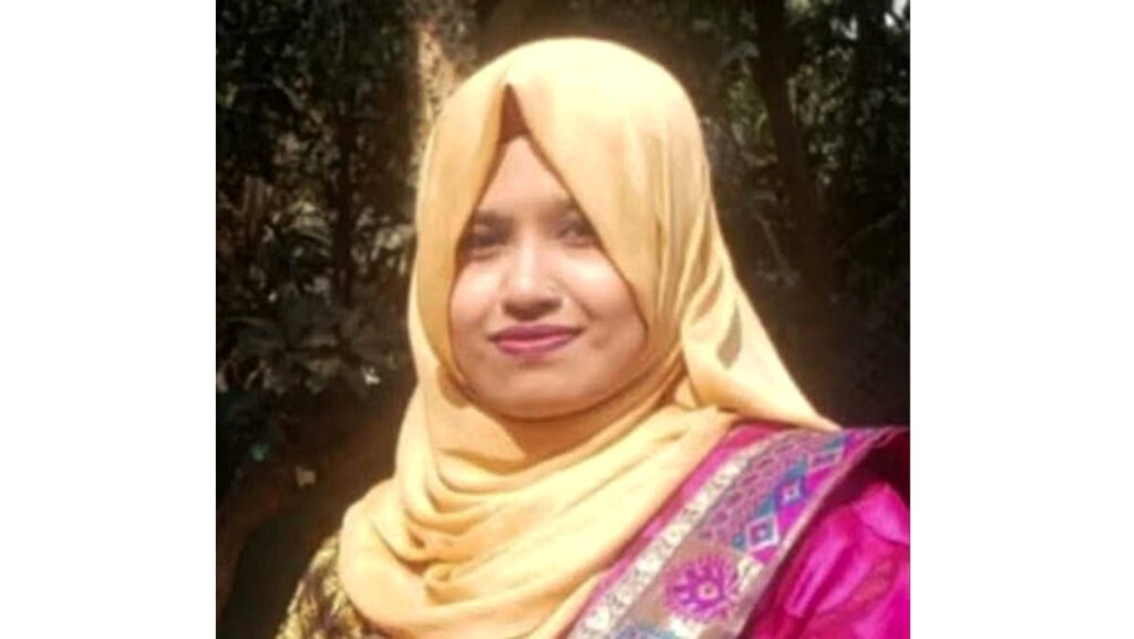 গাজীপুরে ৩৬ ঘণ্টা পর ম্যানহোলে পড়ে নিখোঁজ নারীর লাশ উদ্ধার 6 7 25