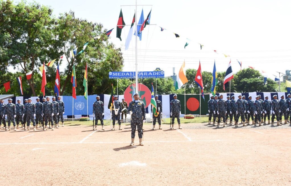 দক্ষিণ সুদানে জাতিসংঘ শান্তিরক্ষা পদক পেলেন নৌবাহিনীর ১৯৯ সদস্য 1 2 26