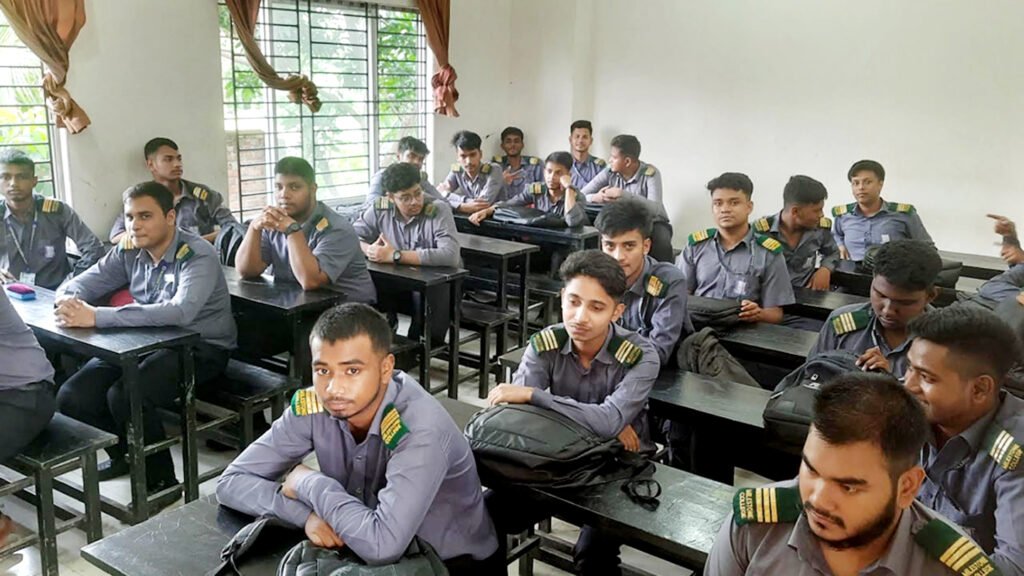 ১২ দিন পর ক্লাসে ফিরেছে মাইলস্টোনের শিক্ষার্থীরা 6 7 2