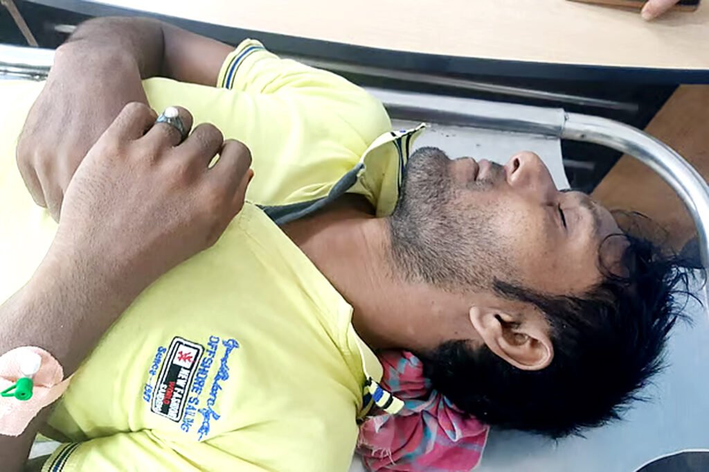সাতক্ষীরার লক্ষ্মীদাঁড়ি সীমান্তে বিএসএফের গুলিতে বাংলাদেশি যুবক আহত 9 7 3