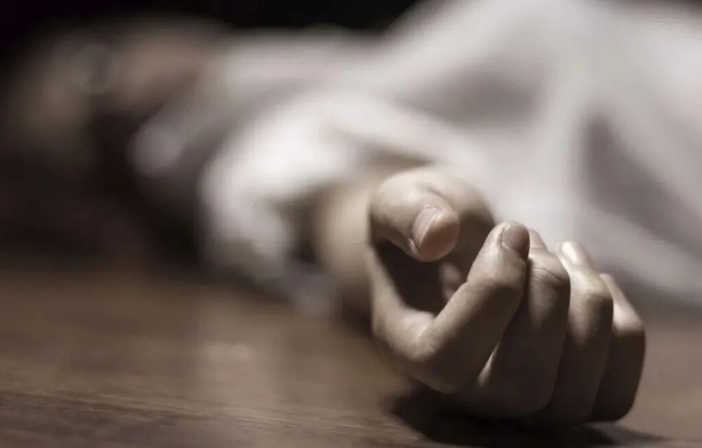 খুলনায় প্রেমঘটিত কারণে কলেজছাত্রীর আত্মহত্যা 3 1 19