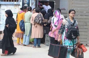 সর্বশেষ 11 4 4