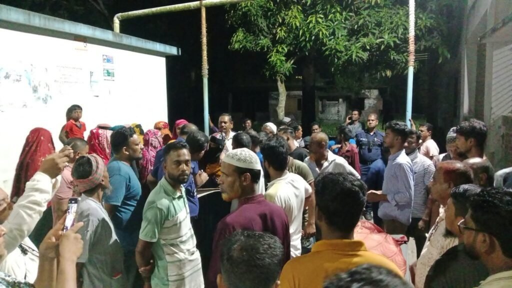 মোরেলগঞ্জে সড়কে ঝরল তিন প্রাণ, ৬ জন আহত 2 WhatsApp Image 2026 10 03 at 10.37.49 PM